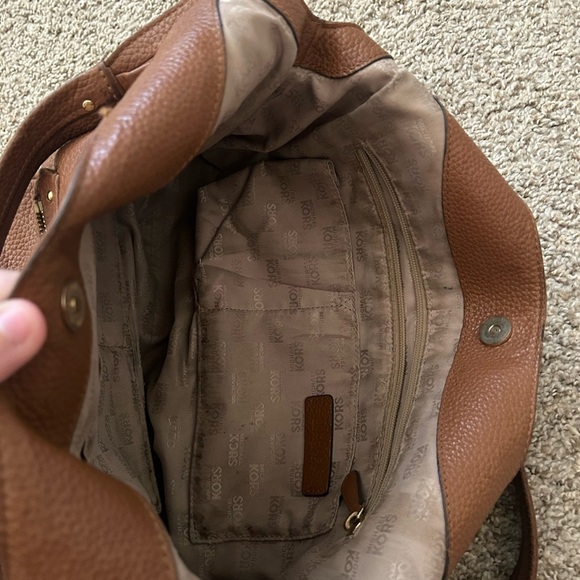 Michael Kors Pebbled Leather Hobo Bucket Shoulder Bag Brown Fulton Purse Tan - Picture 13 of 14